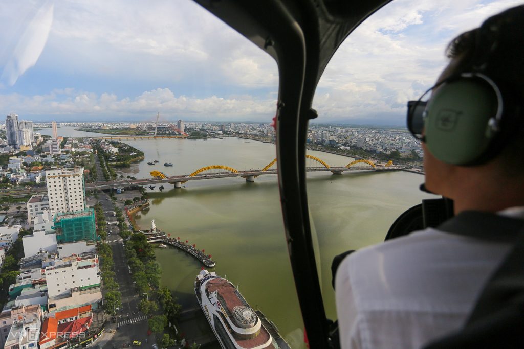 Da Nang helicopter tour allows aerial enjoyment of tourism symbols