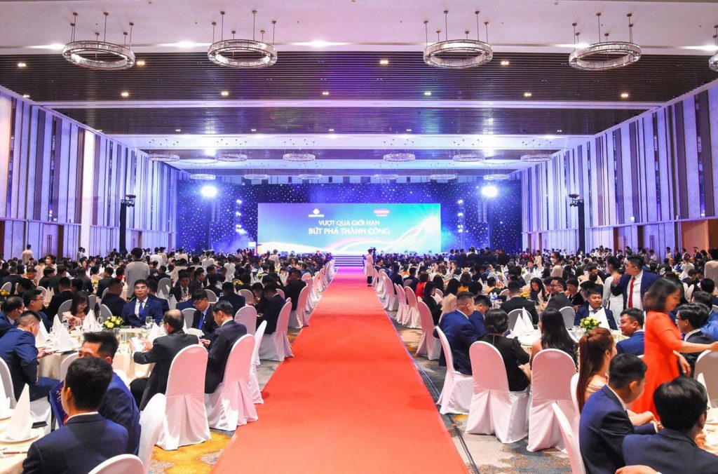 Welcome more than 2000 guests with 2 big events at Ariyana Convention Centre Danang
