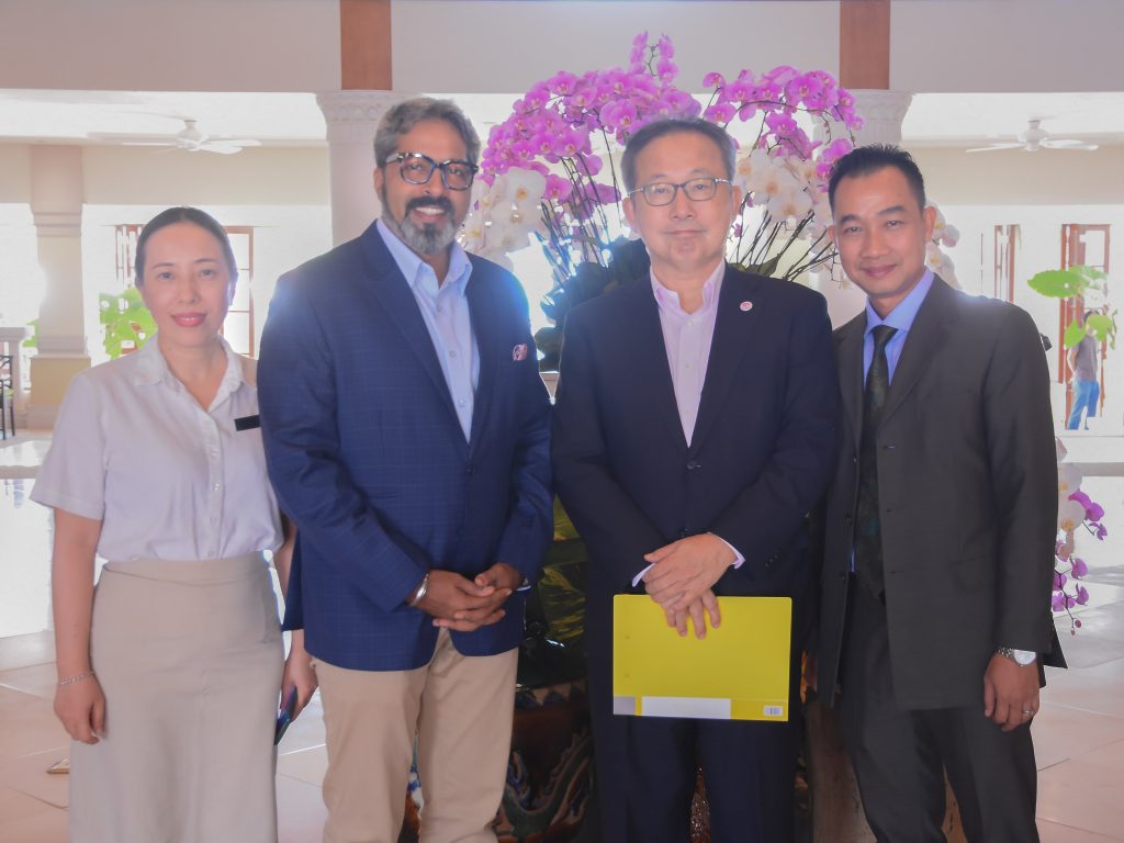 在ベトナム日本国特命全権大使のフラマリゾートダナン訪問を光栄に思います
