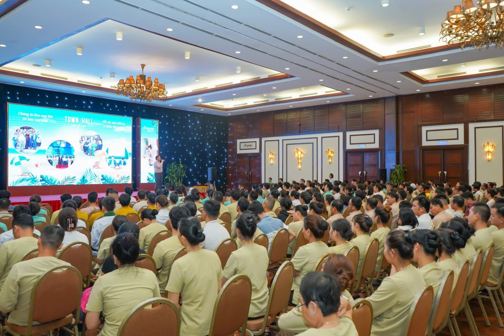 Furama Resort Danang organizes the Town Hall event for Q1 2024