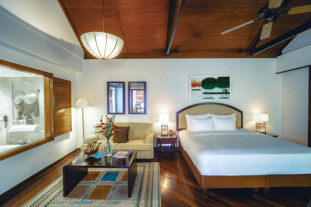 Furama-Resort-Danang-OCEAN-SUITE-(3)