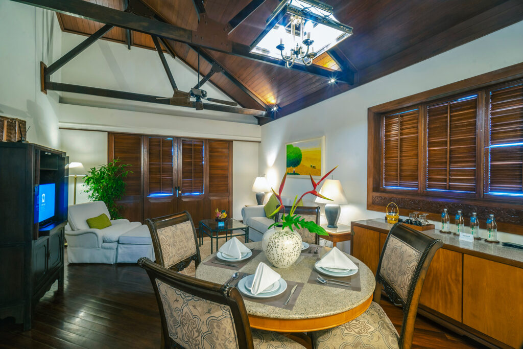 Furama-Resort-Danang-OCEAN-SUITE-(6)