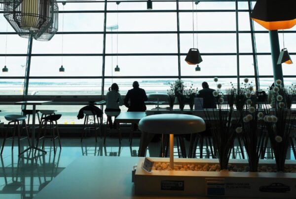 Quán cafe gần sân bay Đà Nẵng với không gian rộng rãi, view ngắm máy bay